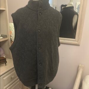 Bloomingdale's Men’s Charcoal Buttoned Cashmere XL Vest with side pockets EXUC